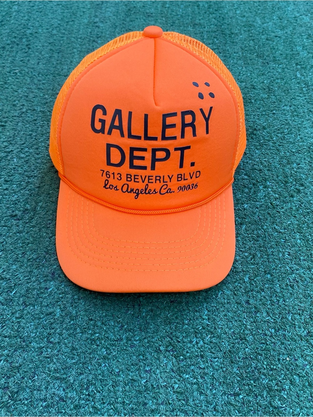 Gallery dept hat